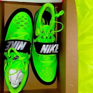 New In Box Nike Zoom SD 4 track & field sneakers